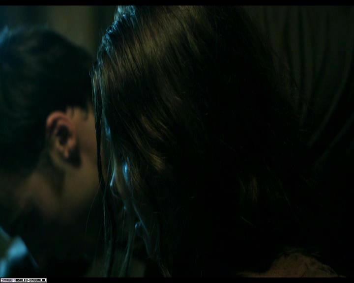 Ashley-Greene-dot-nl_SummersBlood-MovieCaptures001004.jpg Ashley-Greene-dot-nl_SummersBlood-MovieCaptures001004.jpg