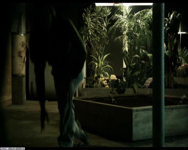 Ashley-Greene-dot-nl_SummersBlood-MovieCaptures001324.jpg Ashley-Greene-dot-nl_SummersBlood-MovieCaptures001324.jpg