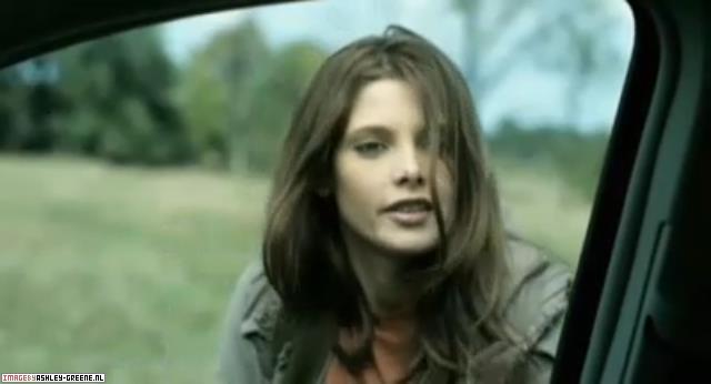 Ashley-Greene-dot-nl_SummersBlood-Trailer005.jpg Ashley-Greene-dot-nl_SummersBlood-Trailer005.jpg
