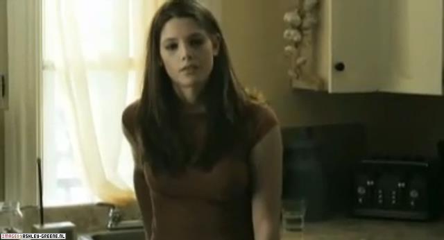 Ashley-Greene-dot-nl_SummersBlood-Trailer012.jpg