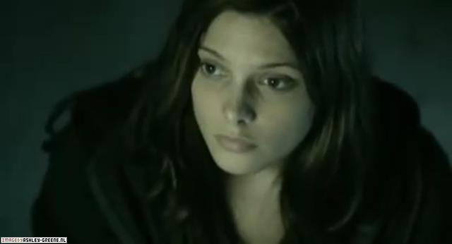 Ashley-Greene-dot-nl_SummersBlood-Trailer026.jpg