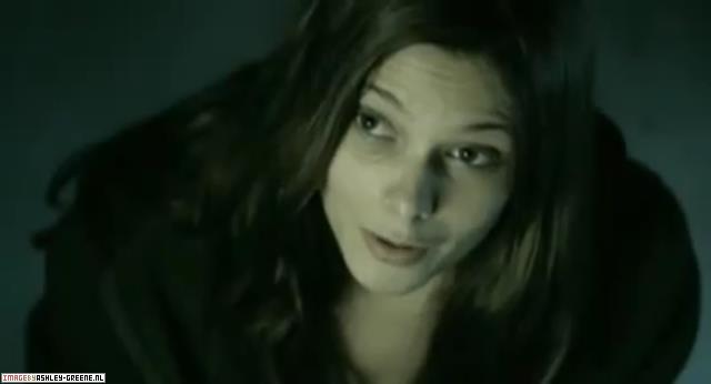 Ashley-Greene-dot-nl_SummersBlood-Trailer029.jpg