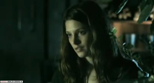 Ashley-Greene-dot-nl_SummersBlood-Trailer040.jpg