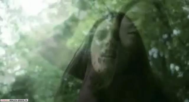 Ashley-Greene-dot-nl_SummersBlood-Trailer064.jpg Ashley-Greene-dot-nl_SummersBlood-Trailer064.jpg