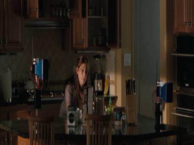 Ashley-Greene-dot-nl-TheApparition3205.jpg