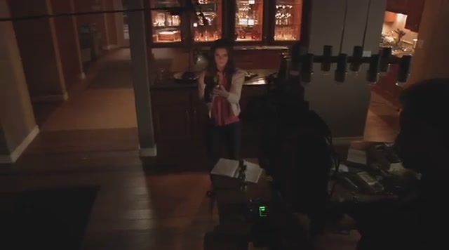 Ashley-Greene-dot-nl_TheApparition-Clip-BRoll0128.jpg