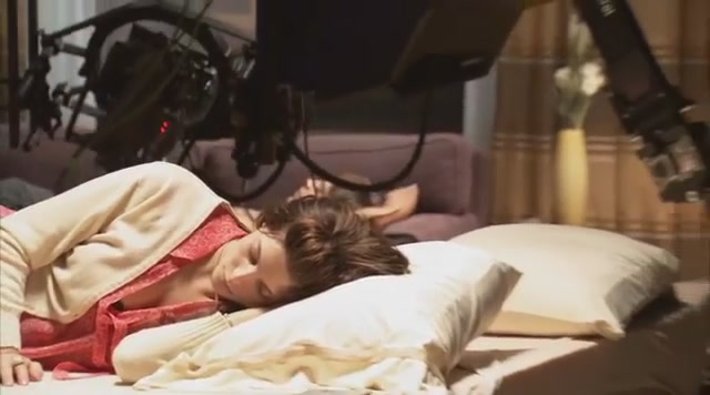 Ashley-Greene-dot-nl_TheApparition-Clip-BRoll0167.jpg