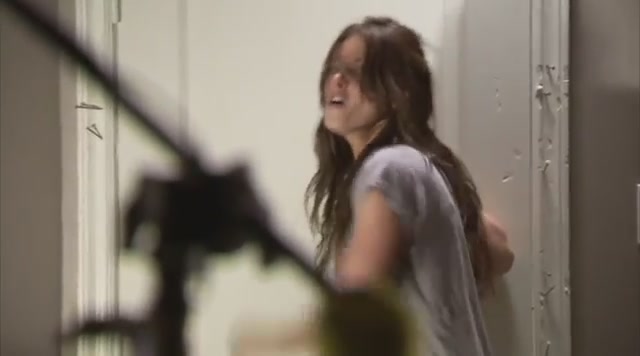 Ashley-Greene-dot-nl_TheApparition-Clip-BRoll0227.jpg