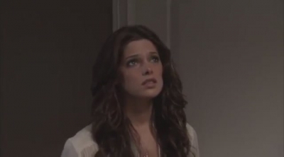 Ashley-Greene-dot-nl_TheApparition-Clip-BRoll0372.jpg