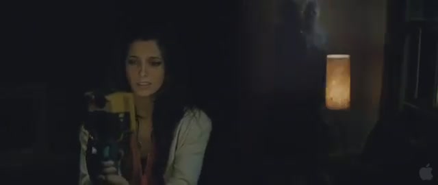 Ashley-Greene_dot_nl-TheApparition-Trailer0184.jpg