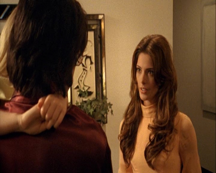 Ashley-Greene-dot-nl_theshangri-lasuite3043.jpg