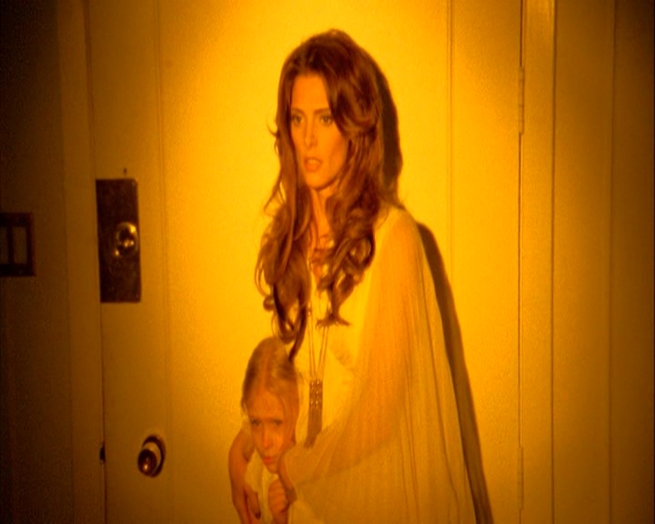 Ashley-Greene-dot-nl_theshangri-lasuite4160.jpg