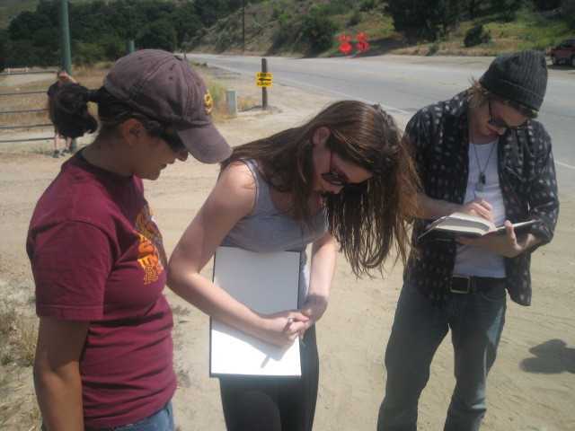 Twilight-OnSet-WithFans003.jpg Twilight-OnSet-WithFans003.jpg