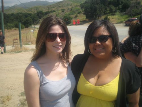 Twilight-OnSet-WithFans011.jpg Twilight-OnSet-WithFans011.jpg