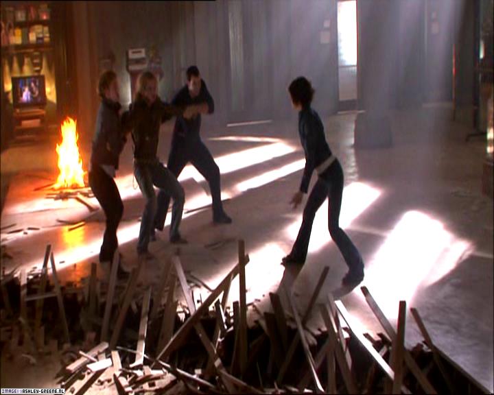 TwilightExtraTheAdventureBeginsTheJourneyFromPageToScreen0003.jpg