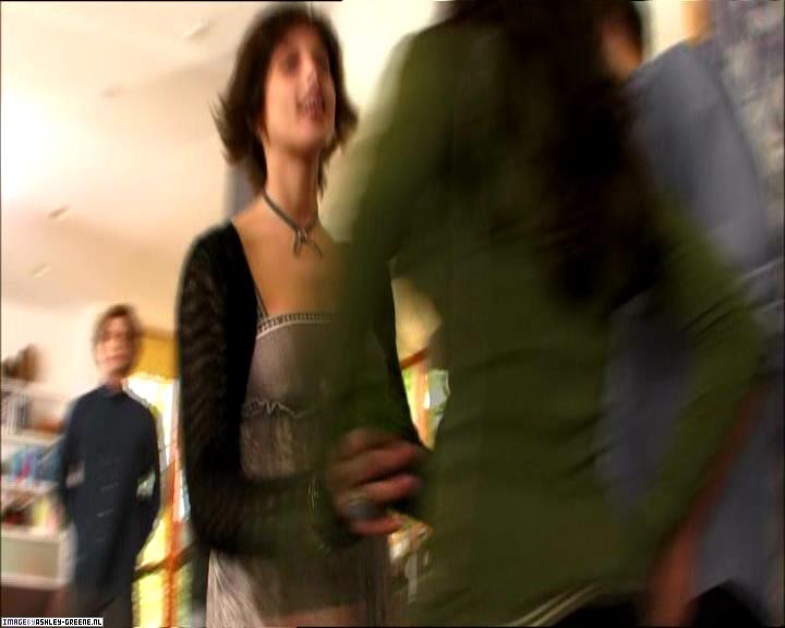 TwilightExtraTheAdventureBeginsTheJourneyFromPageToScreen0036.jpg