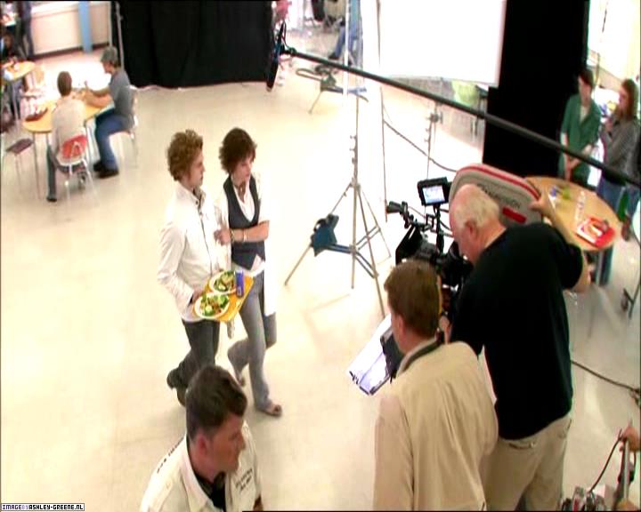 TwilightExtraTheAdventureBeginsTheJourneyFromPageToScreen0092.jpg