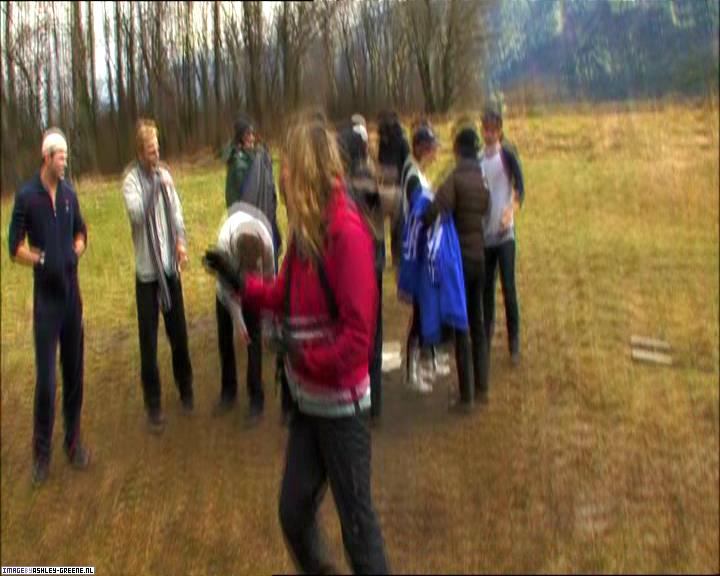 TwilightExtraTheAdventureBeginsTheJourneyFromPageToScreen0130.jpg