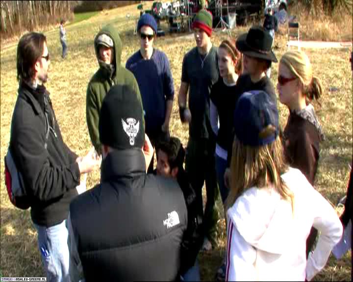 TwilightExtraTheAdventureBeginsTheJourneyFromPageToScreen0169.jpg