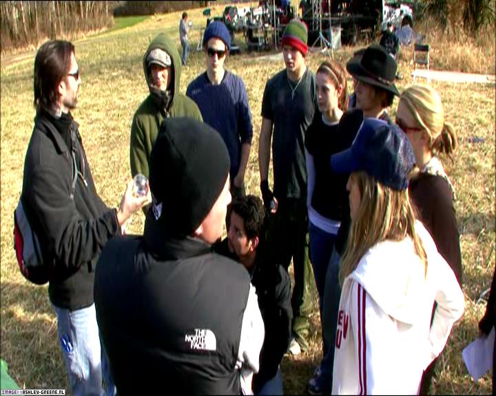 TwilightExtraTheAdventureBeginsTheJourneyFromPageToScreen0171.jpg