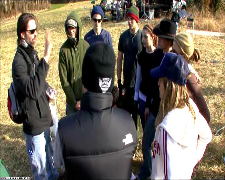 TwilightExtraTheAdventureBeginsTheJourneyFromPageToScreen0172.jpg