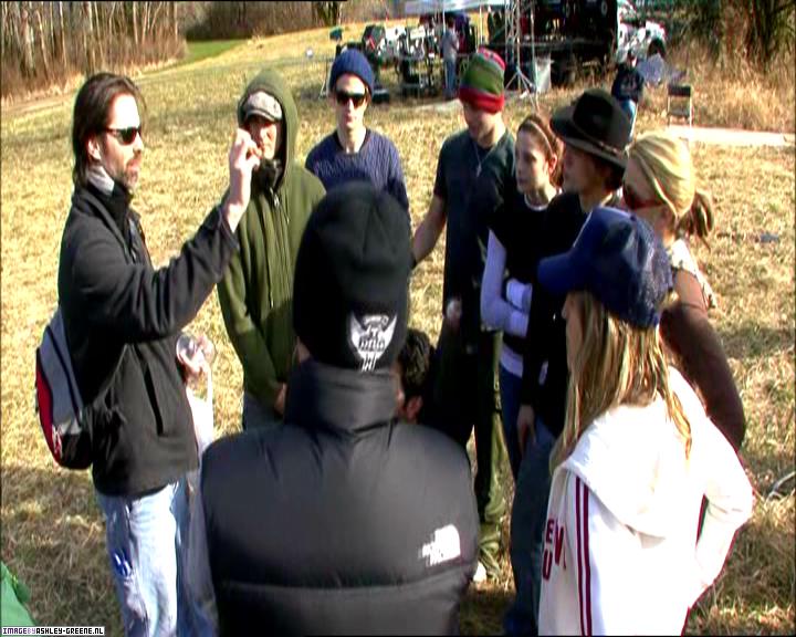 TwilightExtraTheAdventureBeginsTheJourneyFromPageToScreen0173.jpg