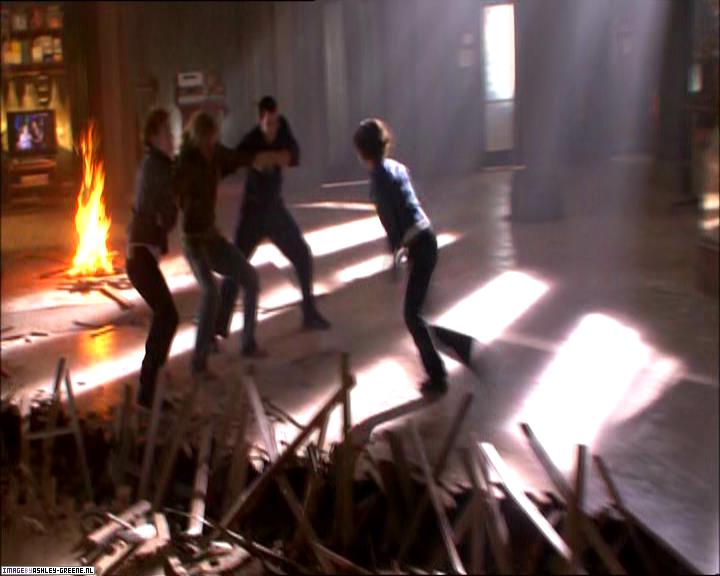 TwilightExtraTheAdventureBeginsTheJourneyFromPageToScreen0185.jpg