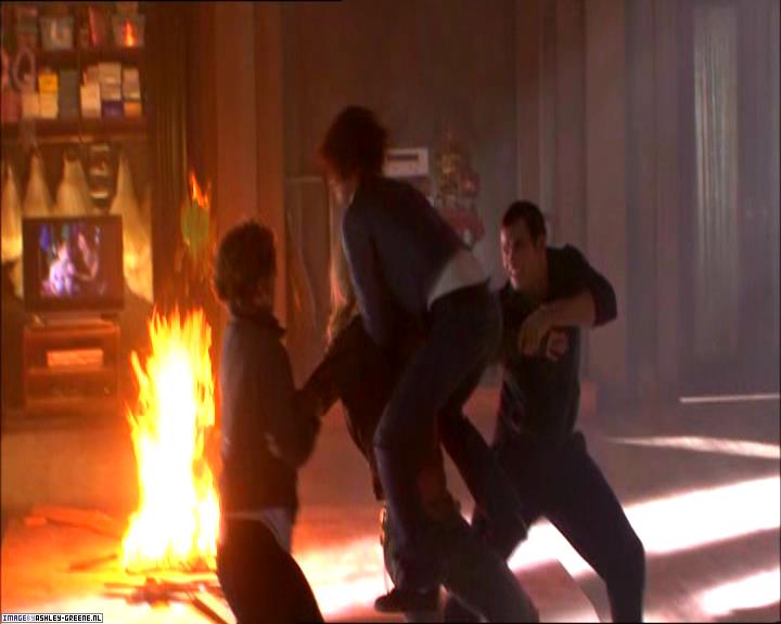 TwilightExtraTheAdventureBeginsTheJourneyFromPageToScreen0188.jpg TwilightExtraTheAdventureBeginsTheJourneyFromPageToScreen0188.jpg