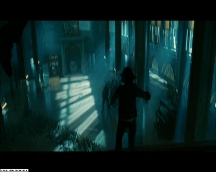 TwilightExtraTheAdventureBeginsTheJourneyFromPageToScreen0195.jpg