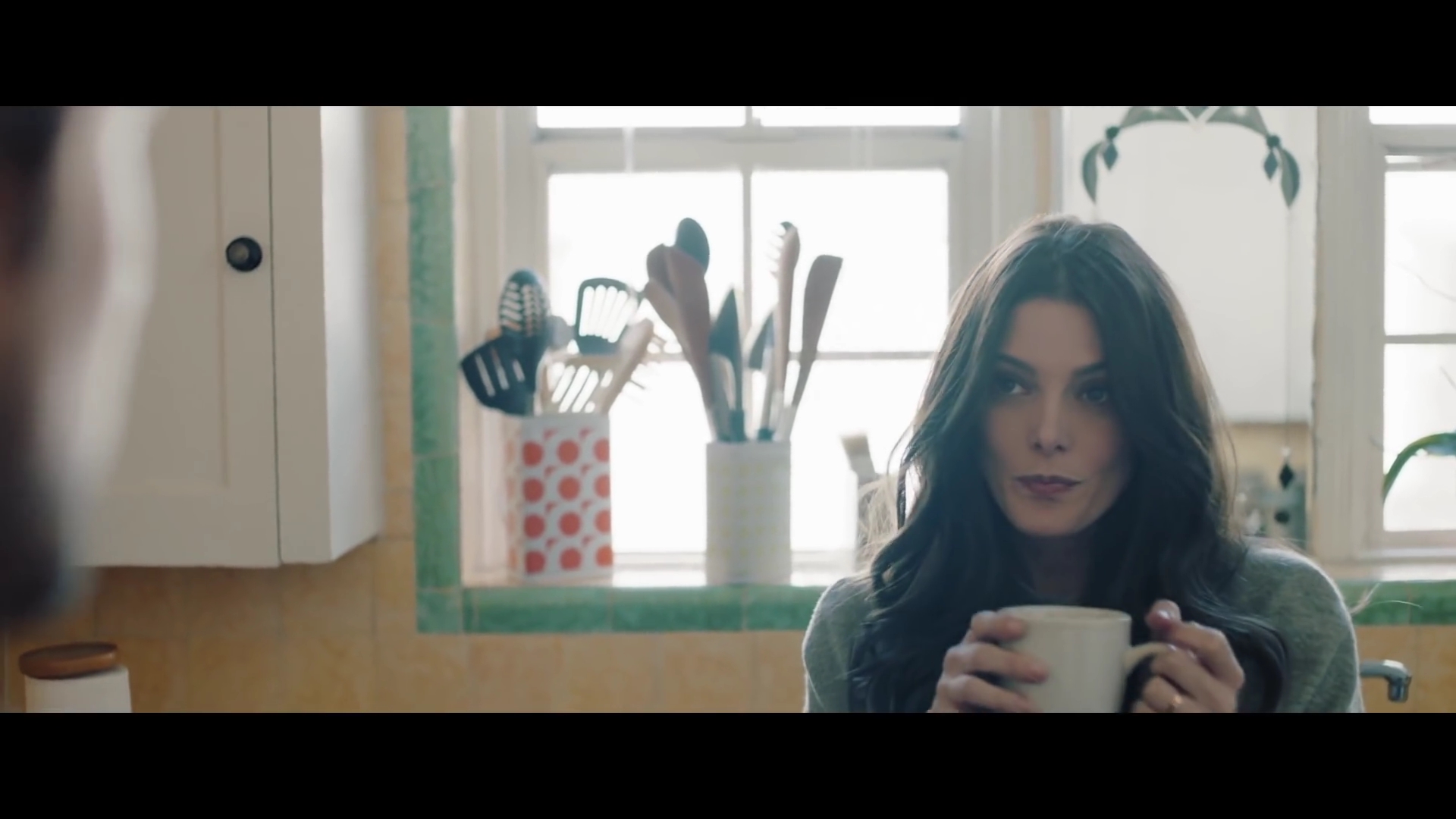 Ashley-Greene-nl_BANNERS-HolyGround0051.jpg