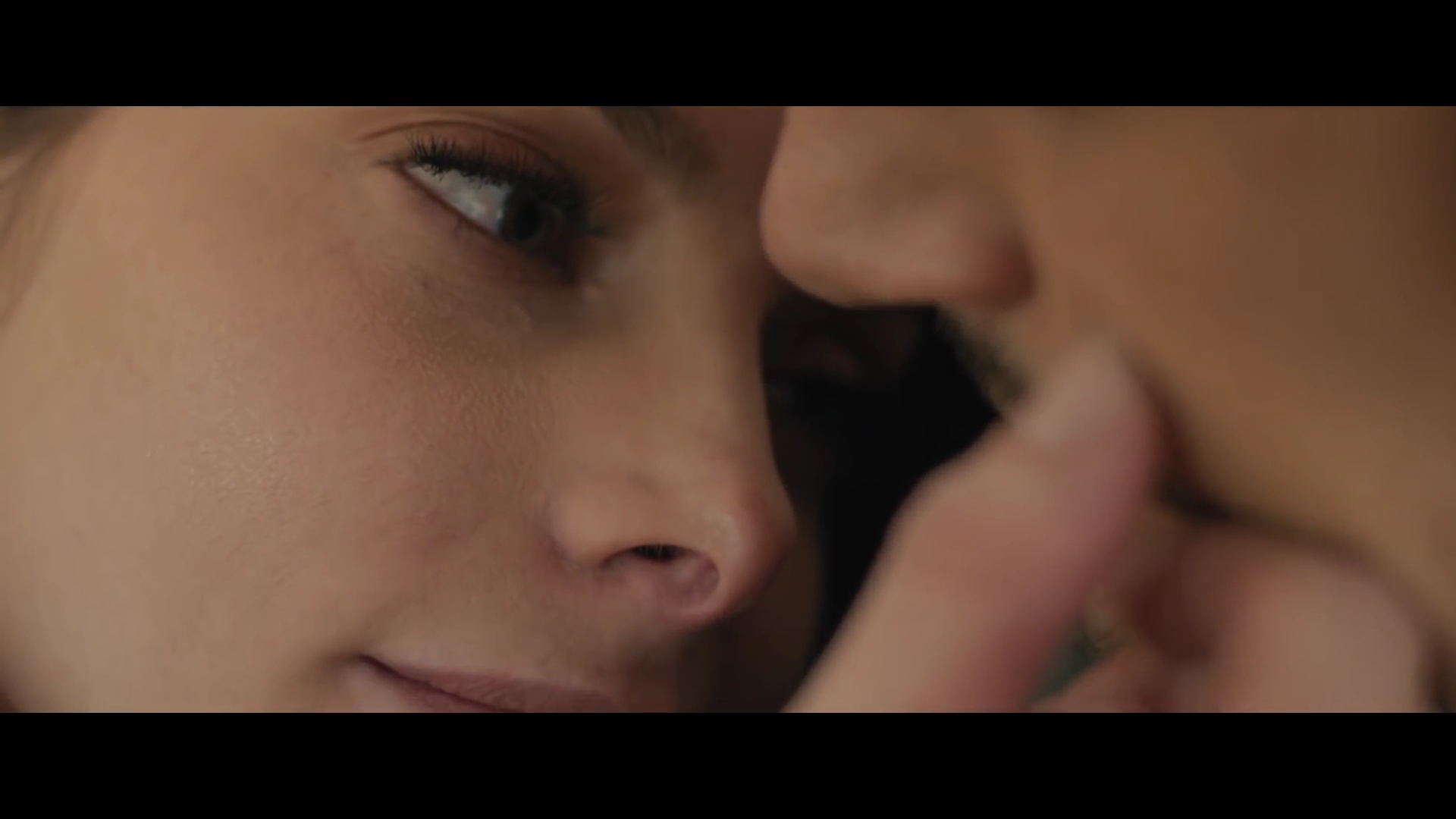 Ashley-Greene-nl_BANNERS-HolyGround0133.jpg