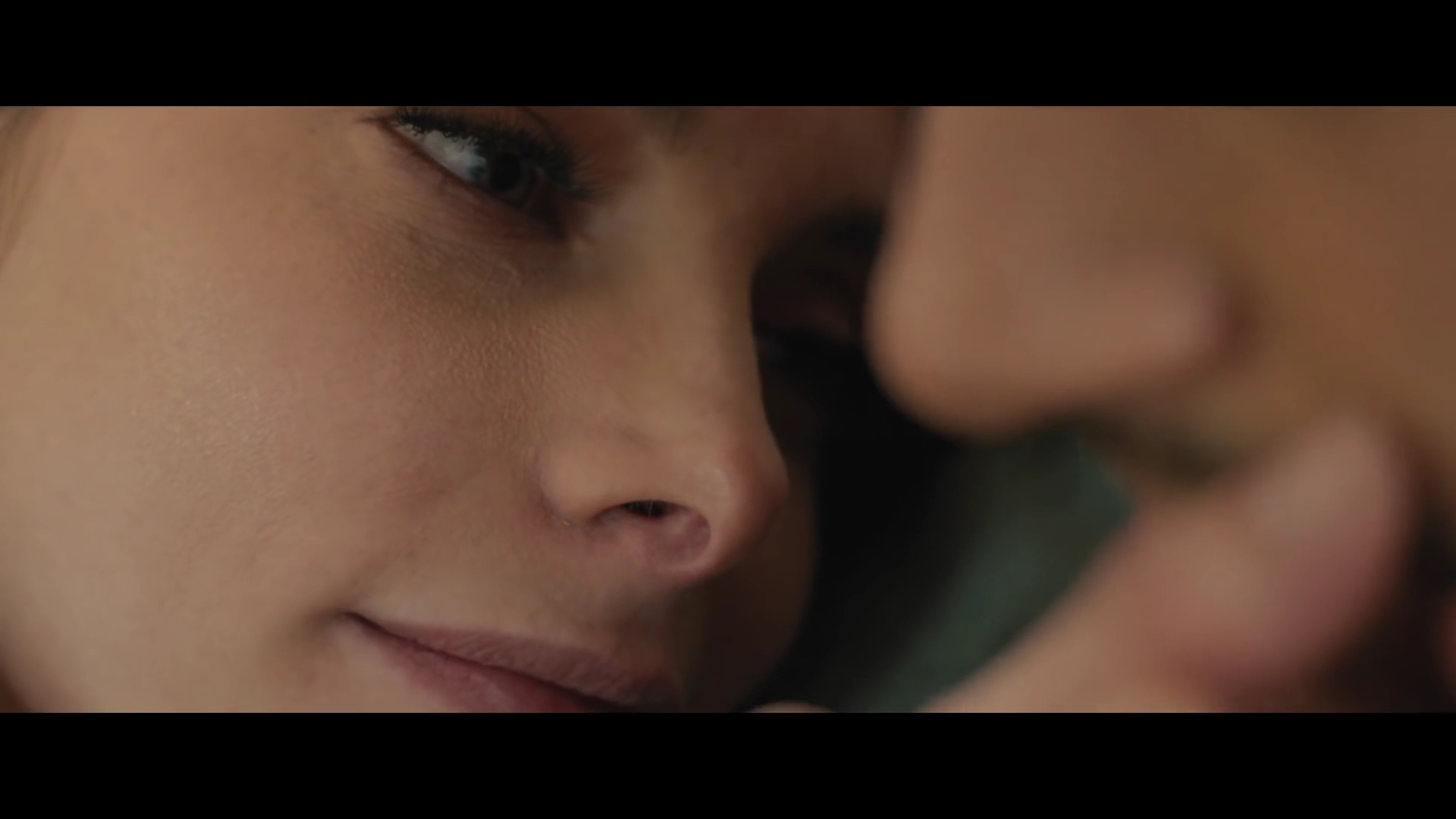 Ashley-Greene-nl_BANNERS-HolyGround0134.jpg