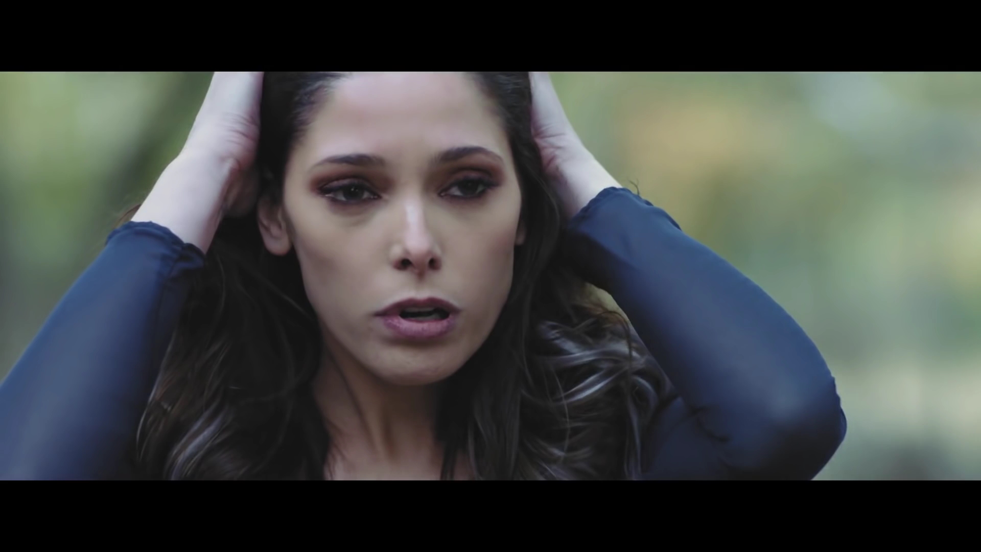 Ashley-Greene-nl_BANNERS-HolyGround0216.jpg