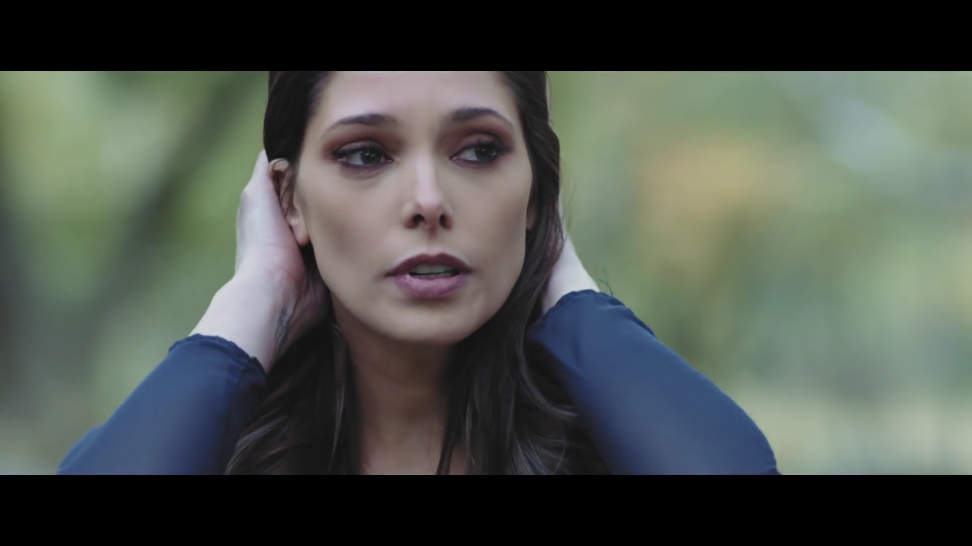 Ashley-Greene-nl_BANNERS-HolyGround0217.jpg