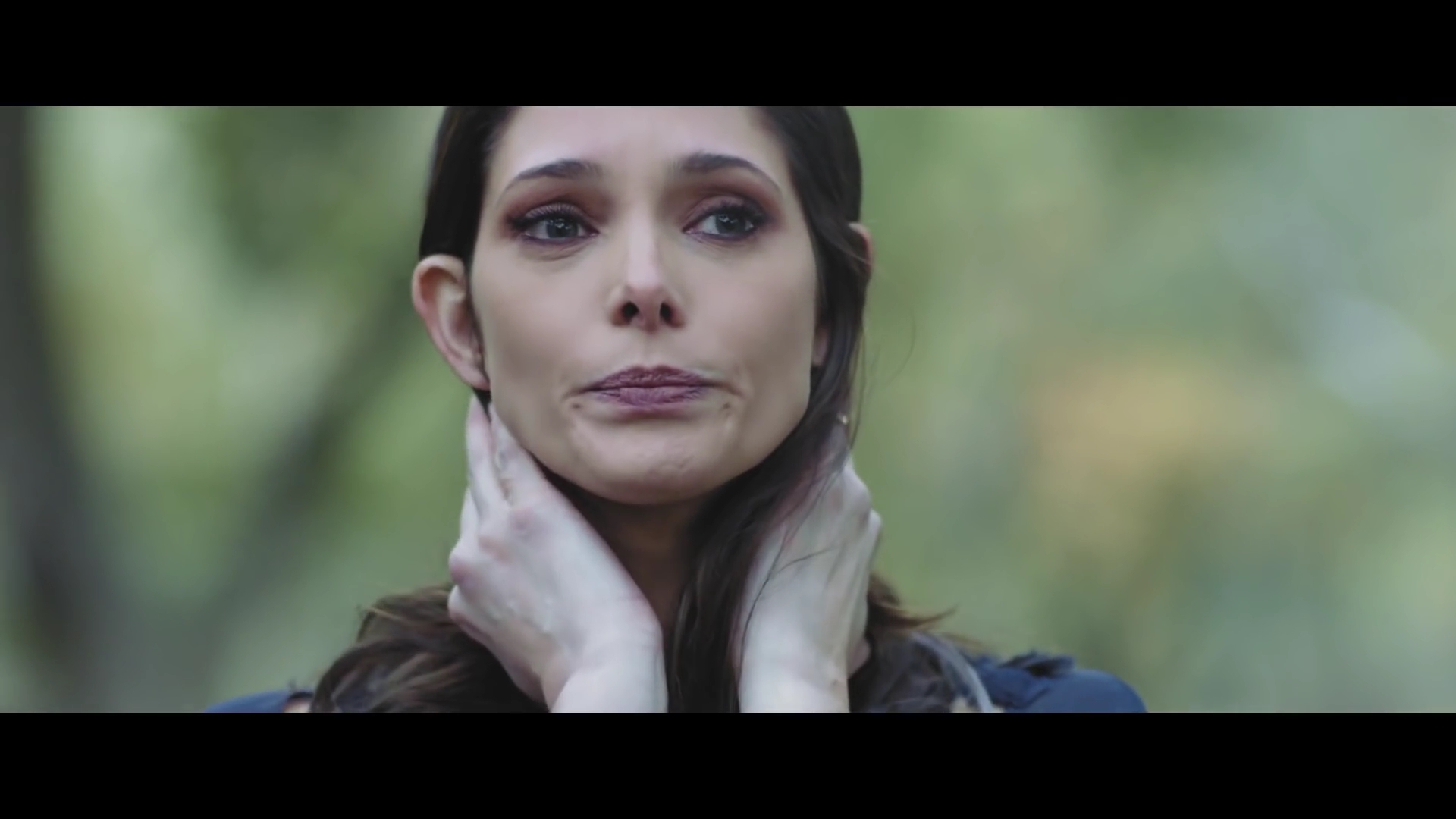 Ashley-Greene-nl_BANNERS-HolyGround0219.jpg