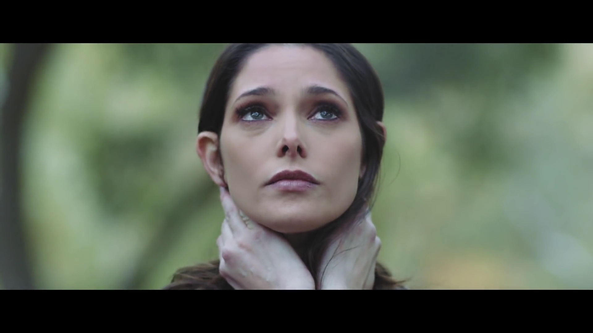 Ashley-Greene-nl_BANNERS-HolyGround0223.jpg