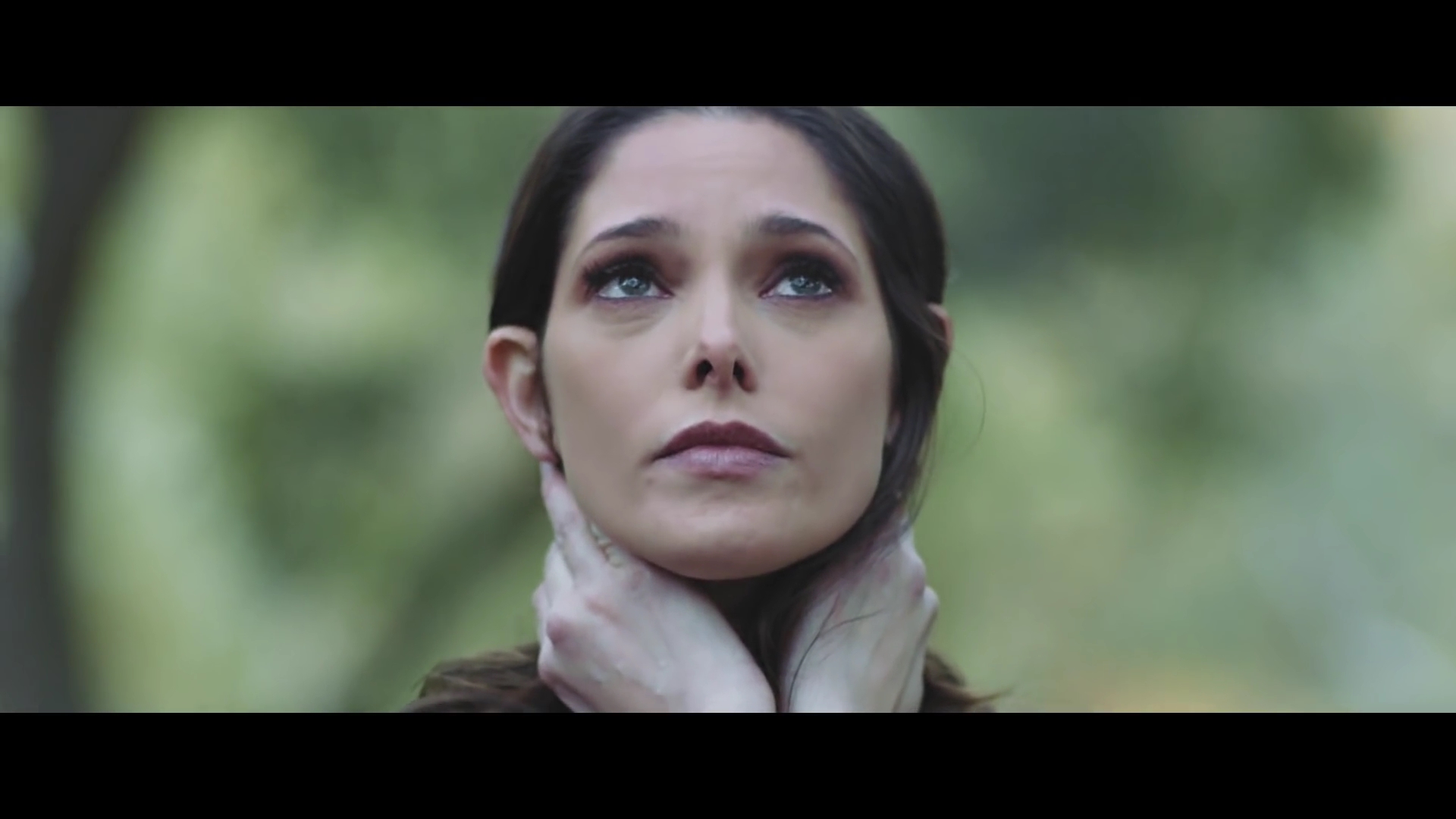 Ashley-Greene-nl_BANNERS-HolyGround0224.jpg
