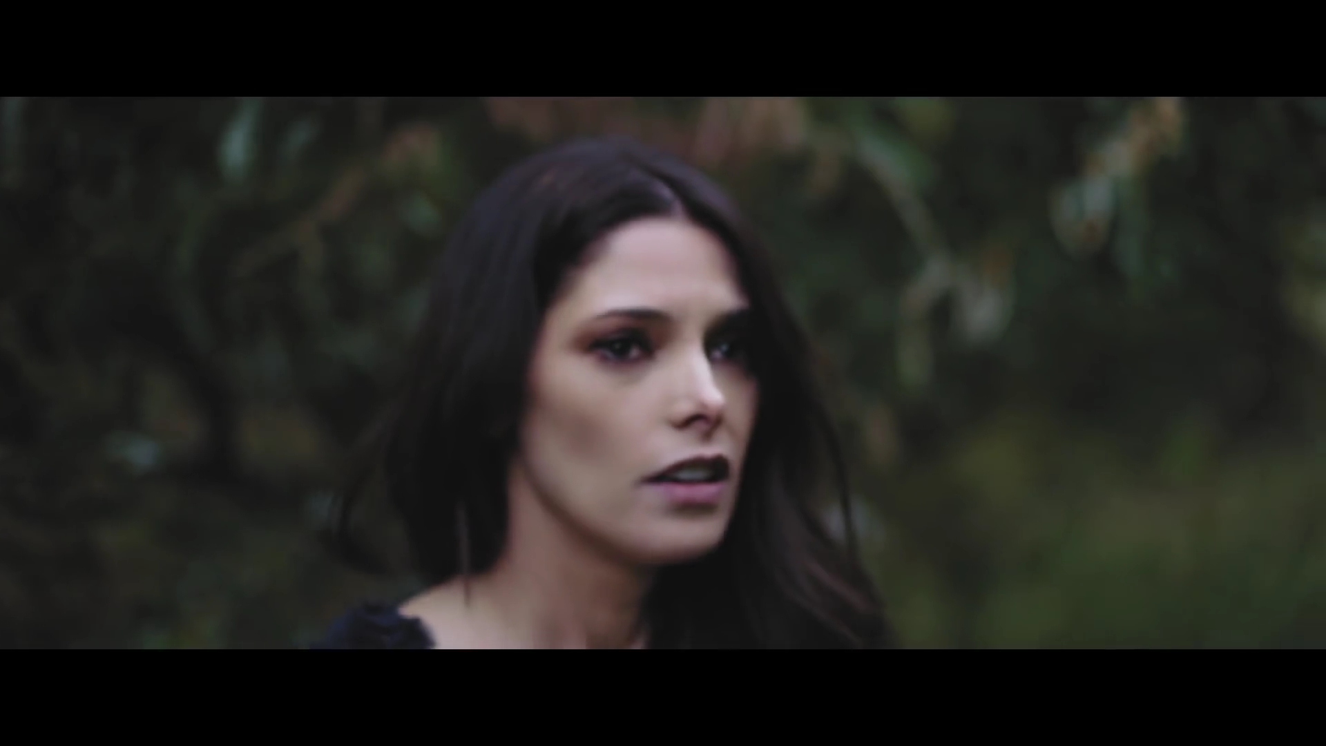 Ashley-Greene-nl_BANNERS-HolyGround0232.jpg