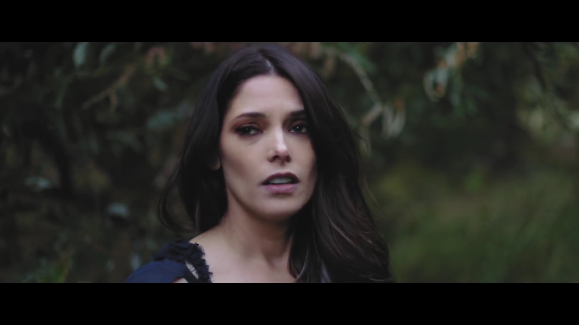 Ashley-Greene-nl_BANNERS-HolyGround0233.jpg