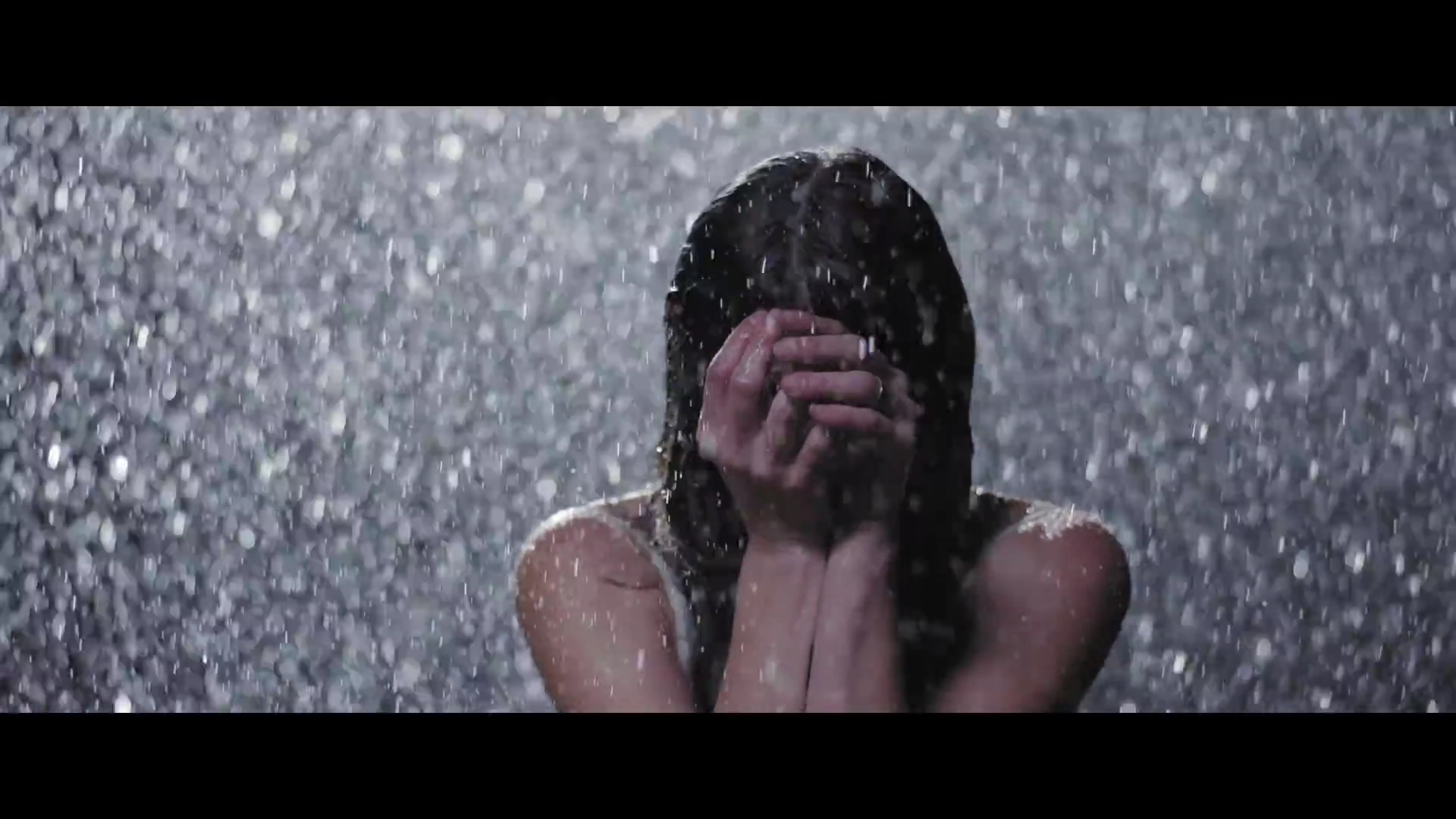 Ashley-Greene-nl_BANNERS-HolyGround0391.jpg