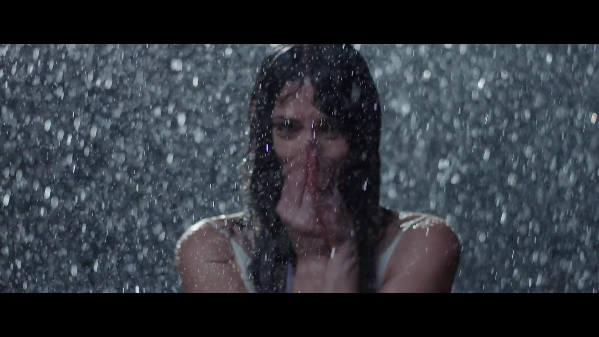 Ashley-Greene-nl_BANNERS-HolyGround0403.jpg