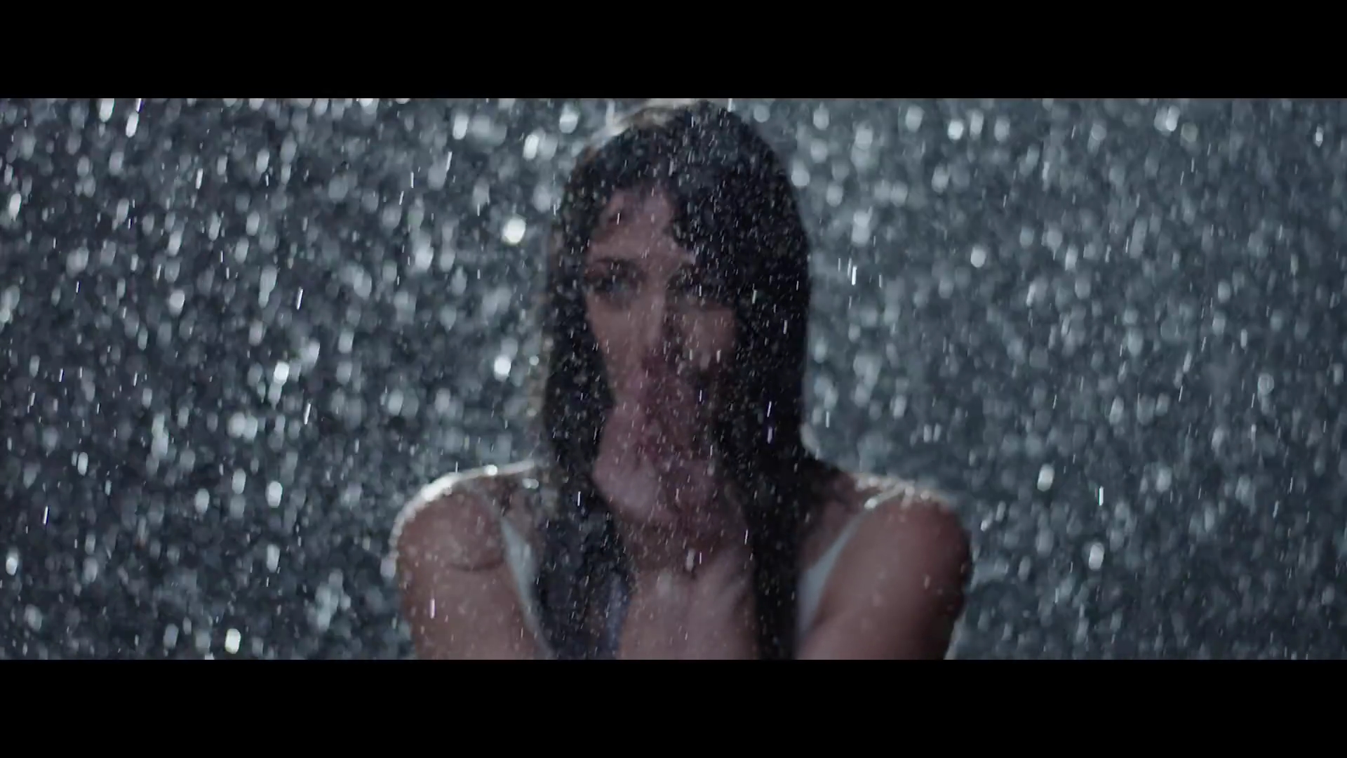 Ashley-Greene-nl_BANNERS-HolyGround0404.jpg