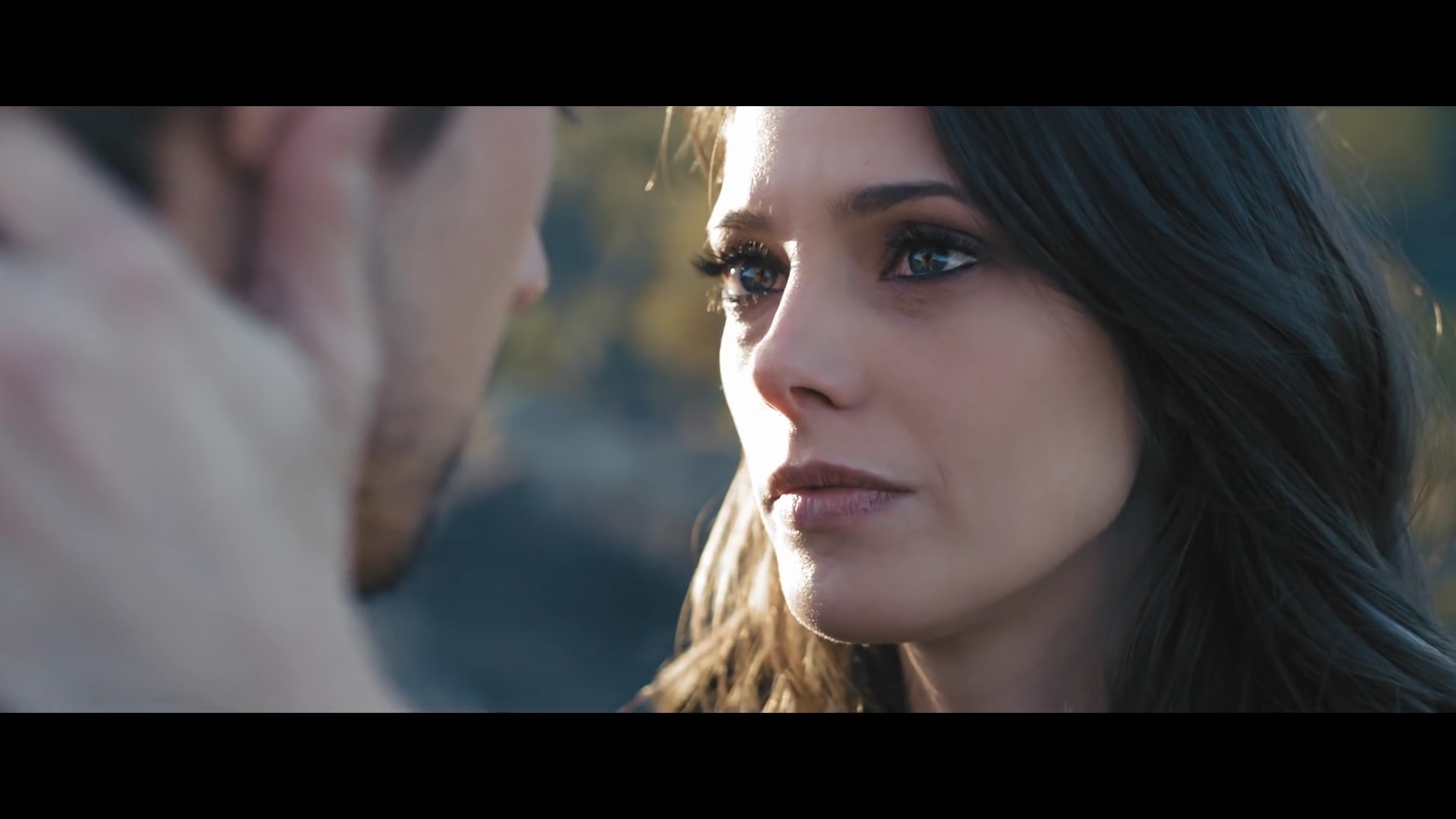 Ashley-Greene-nl_BANNERS-HolyGround0414.jpg