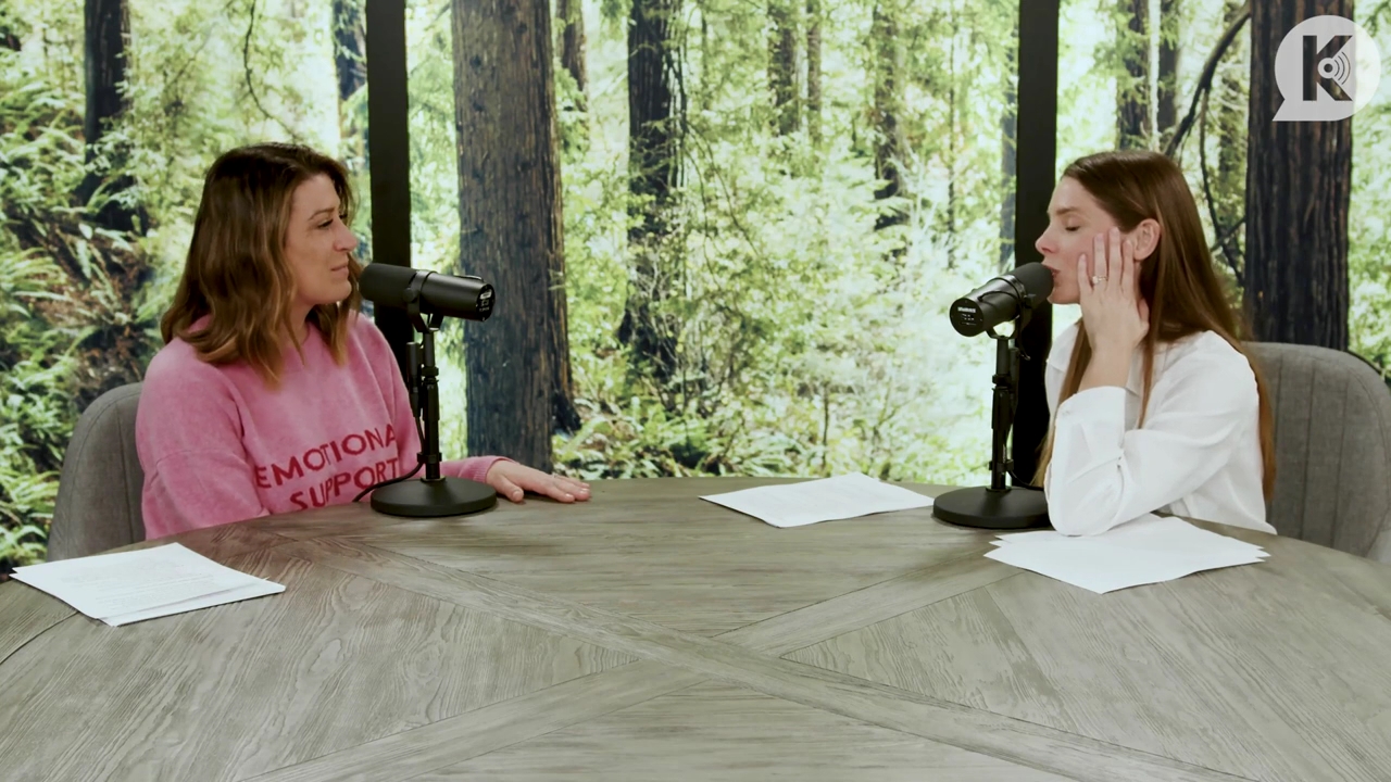 Ashley-Greene-dot-nl_TheTwilightEffect-Episode1TwilightRewatch-Part1of30990.jpg