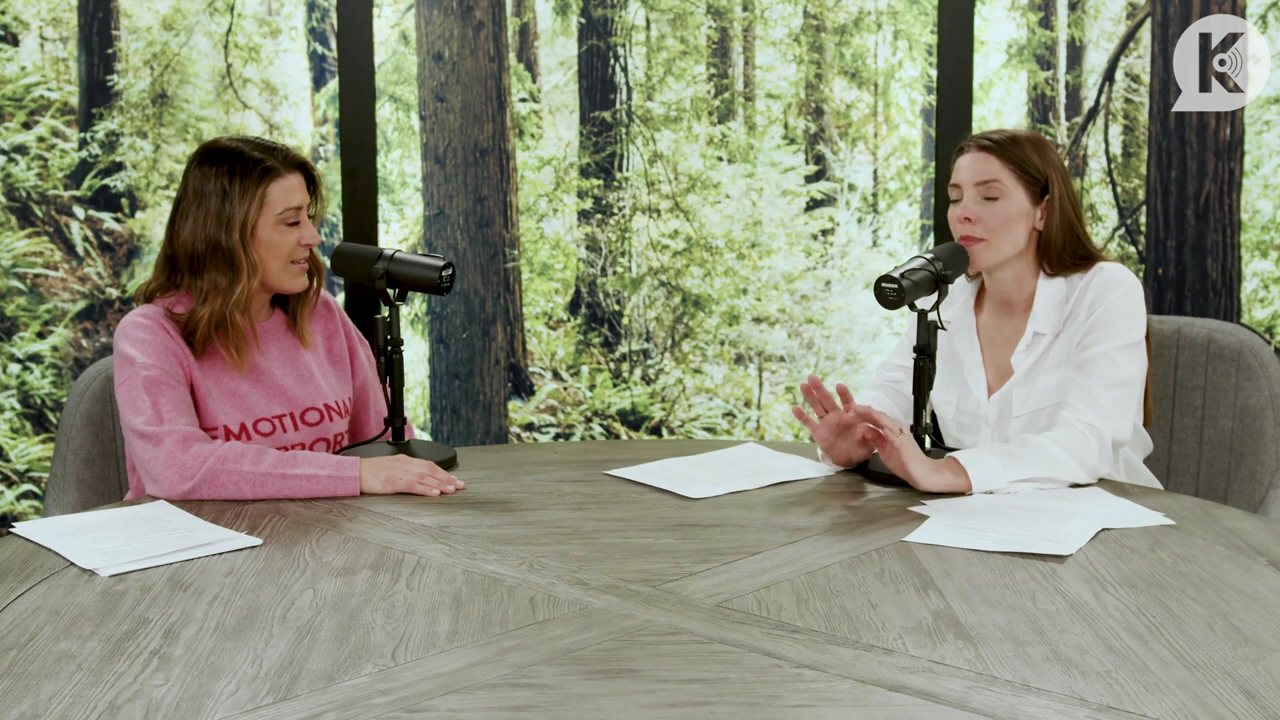 Ashley-Greene-dot-nl_TheTwilightEffect-Episode1TwilightRewatch-Part1of31086.jpg