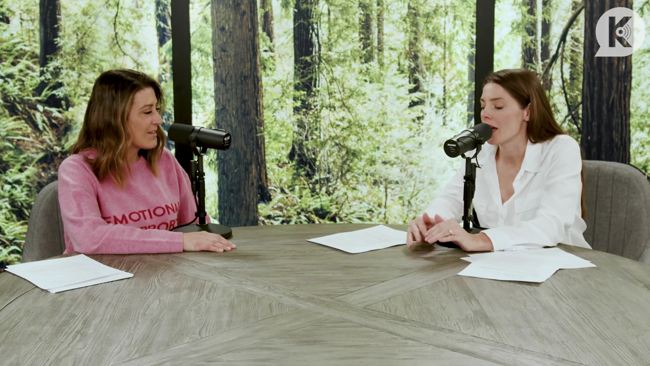 Ashley-Greene-dot-nl_TheTwilightEffect-Episode1TwilightRewatch-Part1of31093.jpg