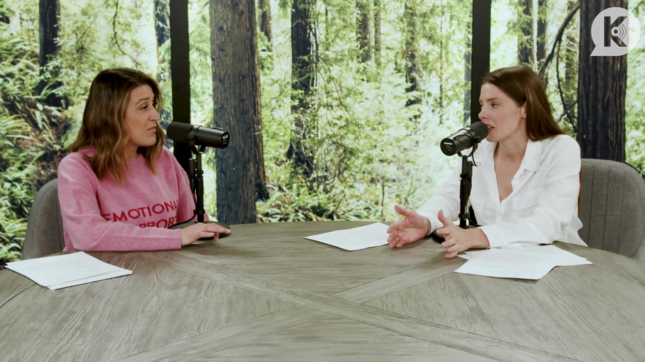 Ashley-Greene-dot-nl_TheTwilightEffect-Episode1TwilightRewatch-Part1of31098.jpg