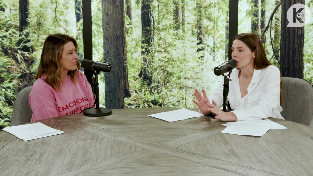 Ashley-Greene-dot-nl_TheTwilightEffect-Episode1TwilightRewatch-Part1of31107.jpg