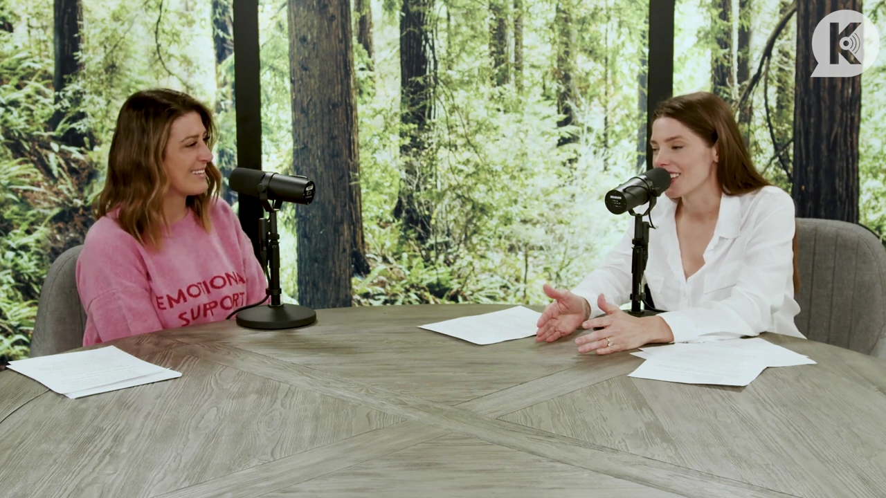 Ashley-Greene-dot-nl_TheTwilightEffect-Episode1TwilightRewatch-Part1of31126.jpg