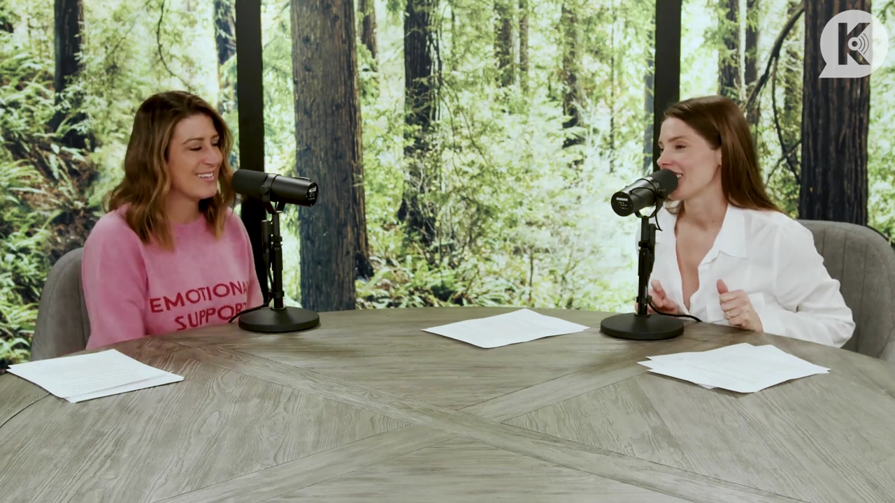 Ashley-Greene-dot-nl_TheTwilightEffect-Episode1TwilightRewatch-Part1of31133.jpg